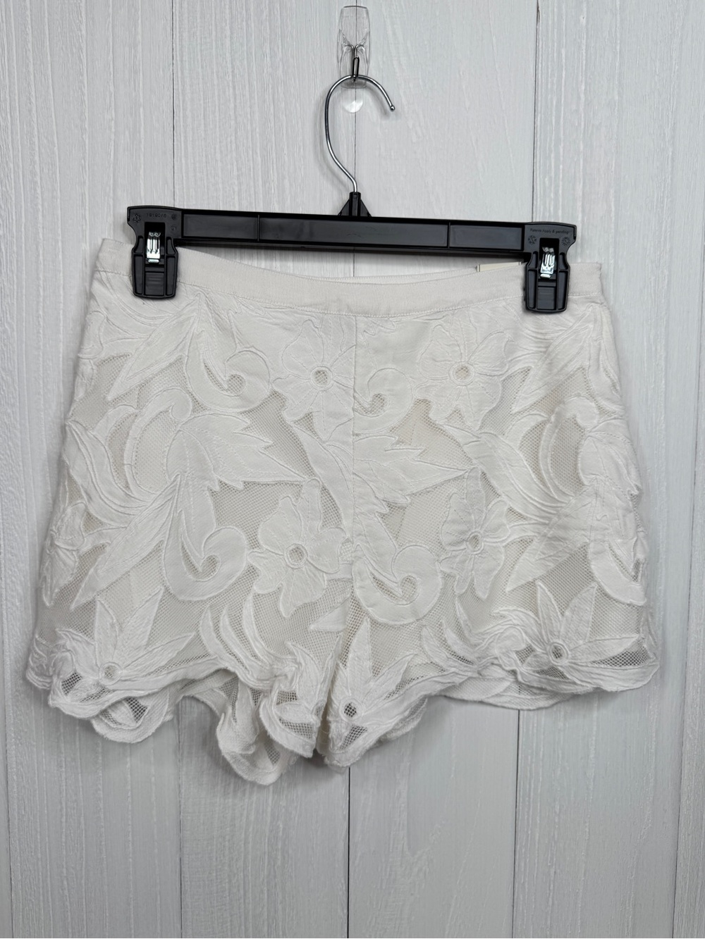 Abercrombie & Fitch White Floral Lace Scalloped Shorts Size 26 (US 2)
